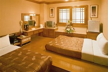 Huahou Hotel Kaohsiung Esterno foto