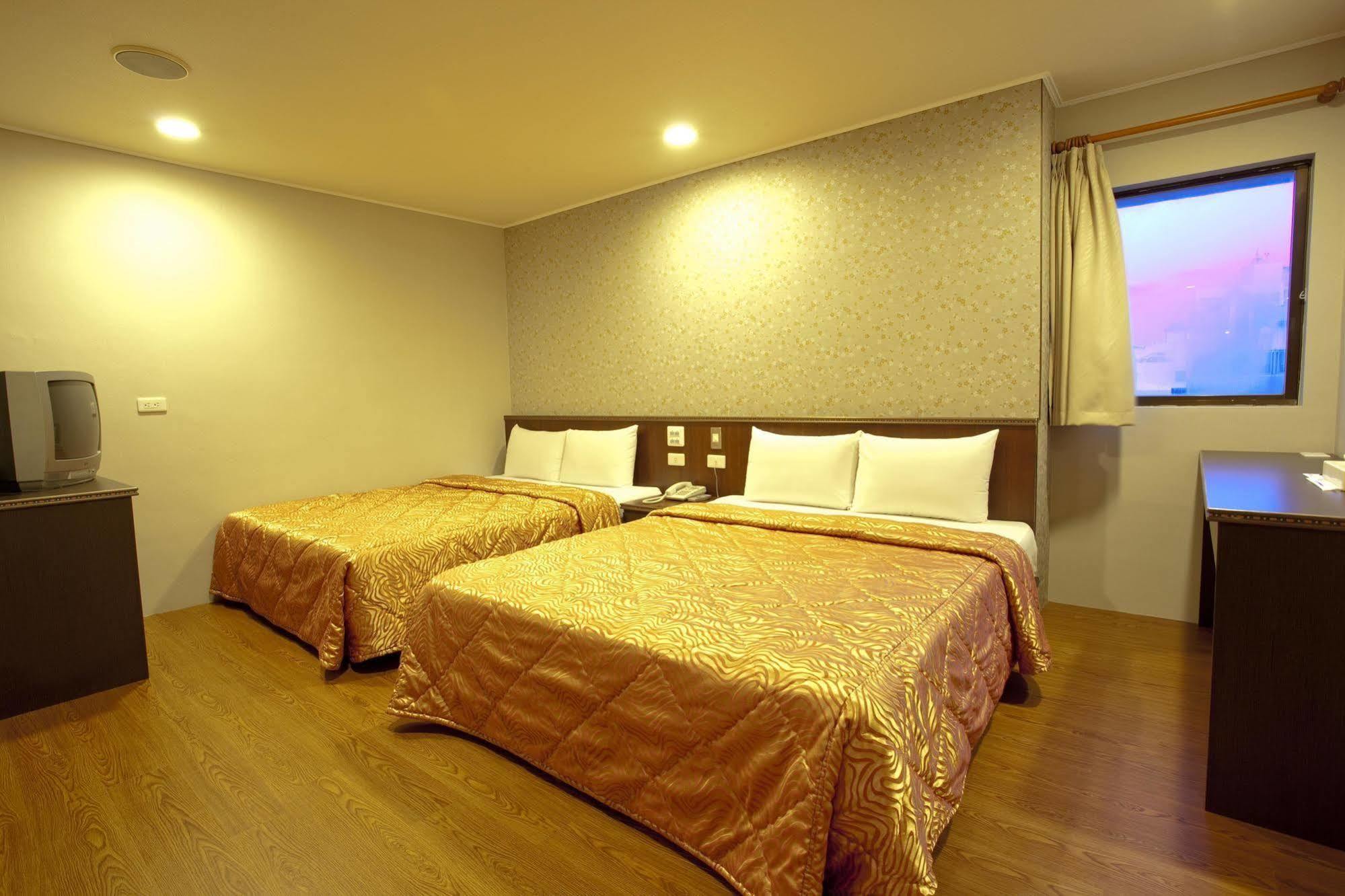 Huahou Hotel Kaohsiung Esterno foto