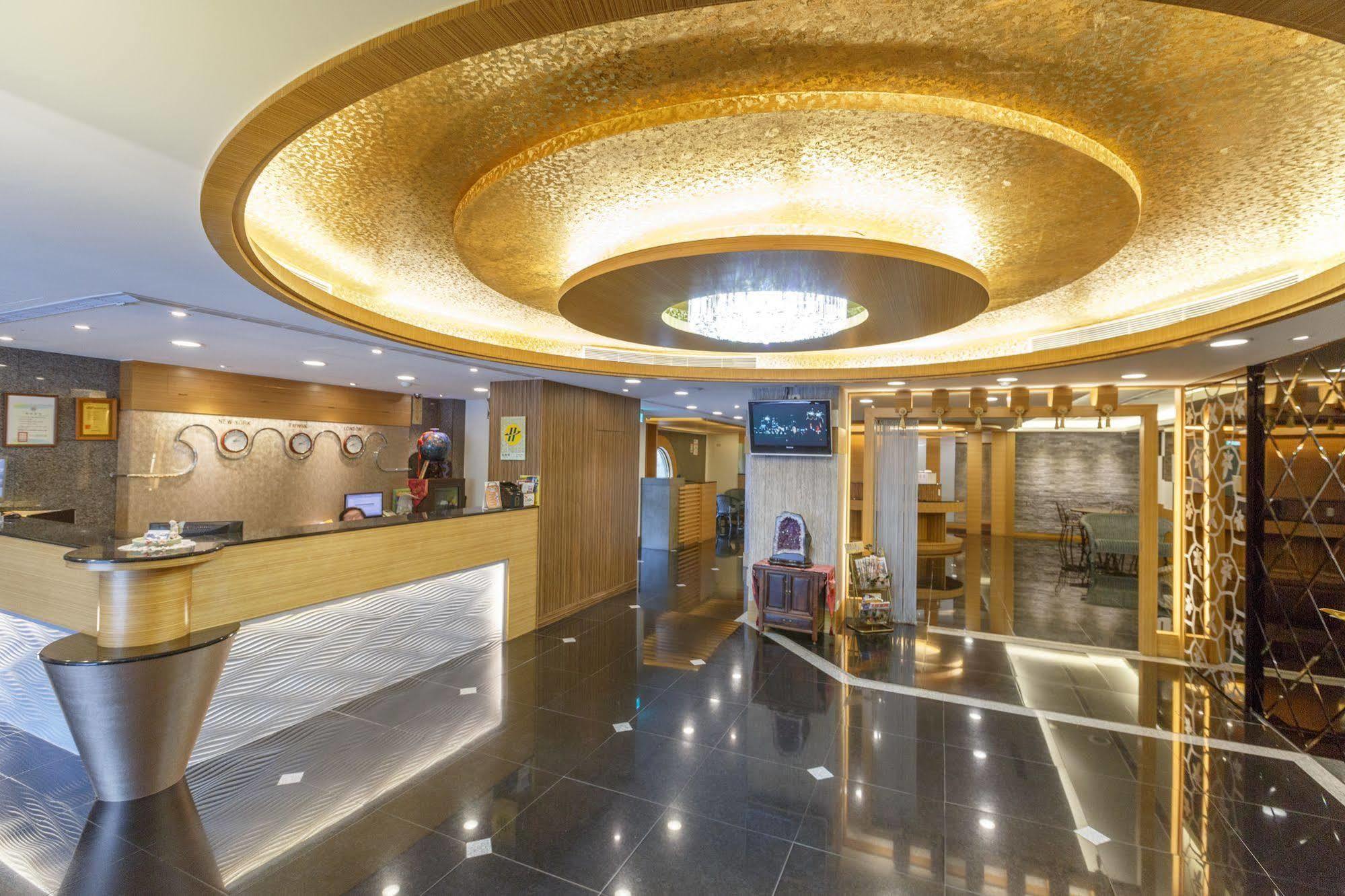 Huahou Hotel Kaohsiung Esterno foto